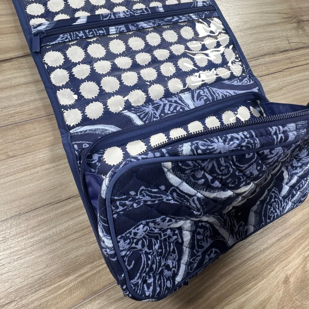 Vera Bradley Hanging Travel Organizer Navy Blue Paisley Quilted Toiletry Bag NWT